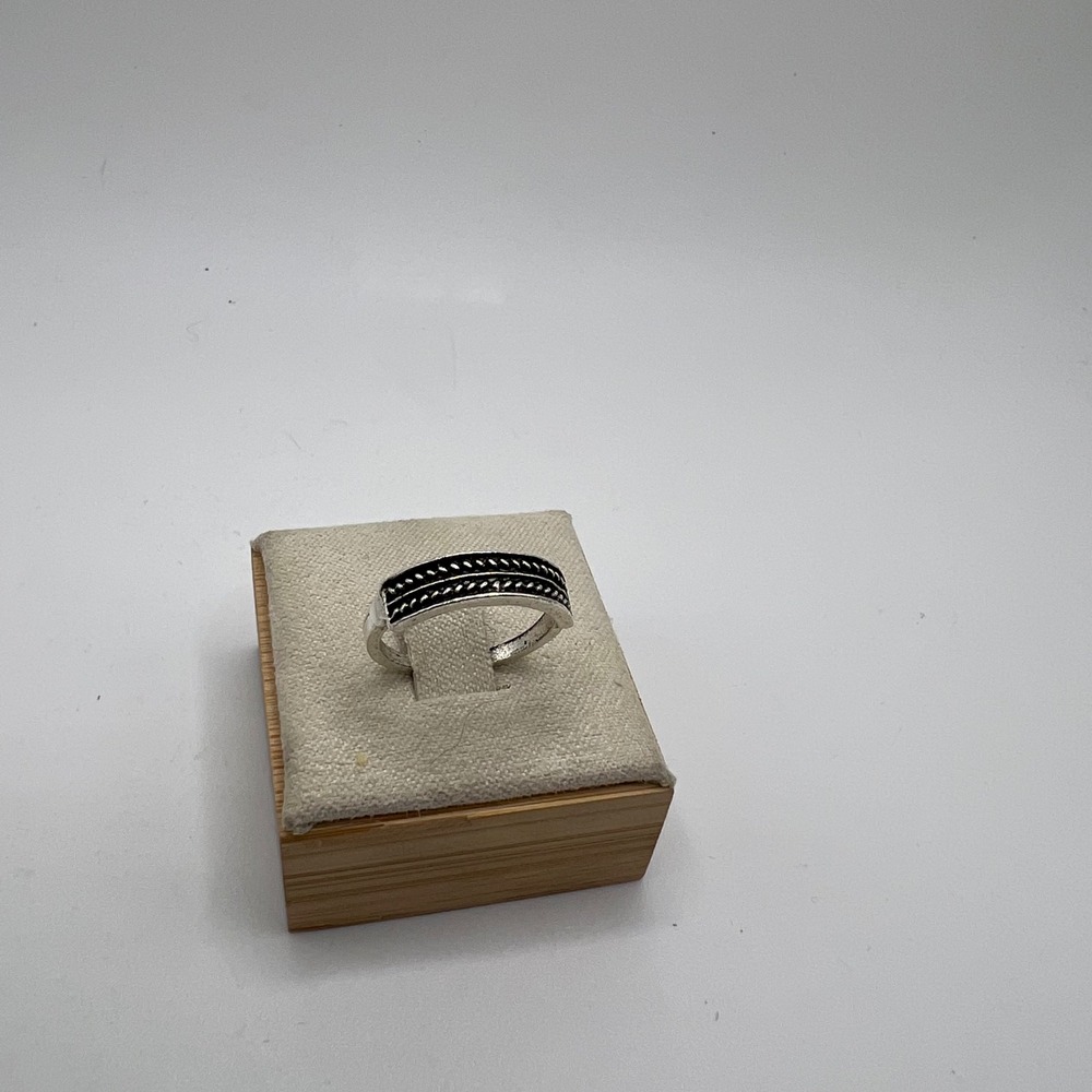 Silver Tone Braided Design Band Ring Size 5.5 Classic‎ Statement Boho Festival